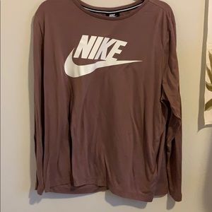 Woman’s Nike long sleeve tee